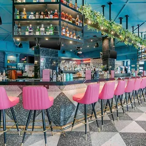Belmont Mgallery Hotel Vancouver