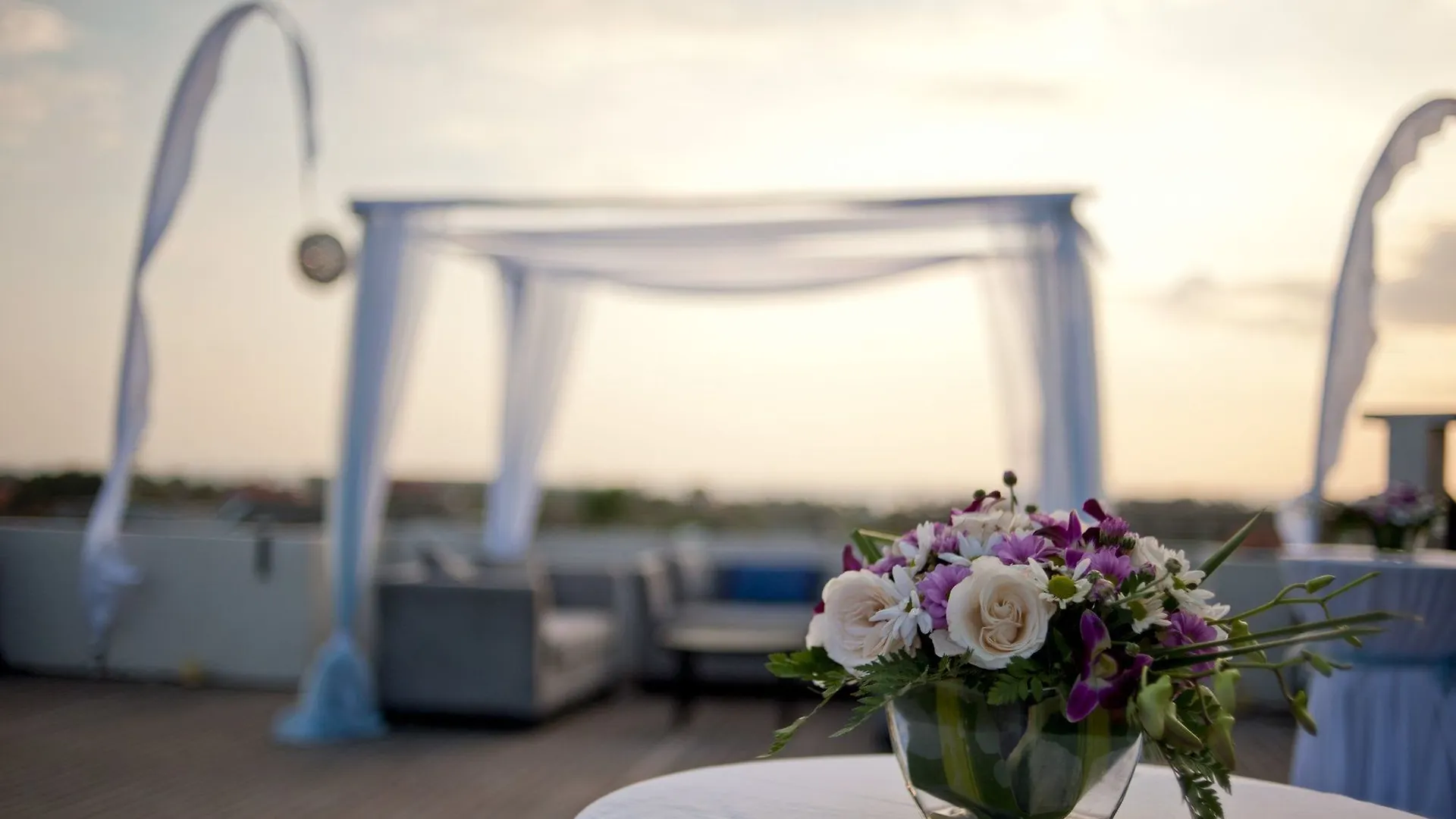L Hotel Seminyak 4*, Семиньяк