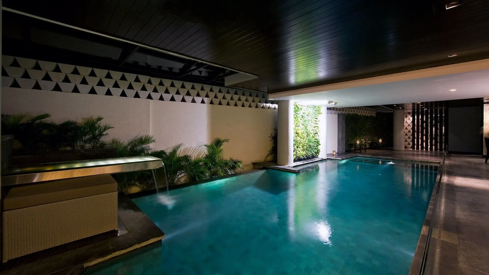 L Hotel Seminyak 4*, Семиньяк
